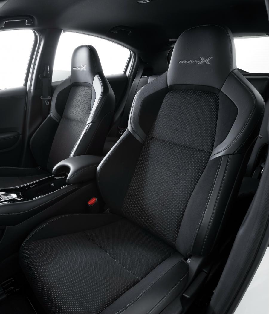 Интерьер Honda Vezel Touring Modulo X 2019 года  (JP) (фото 7 из 31)